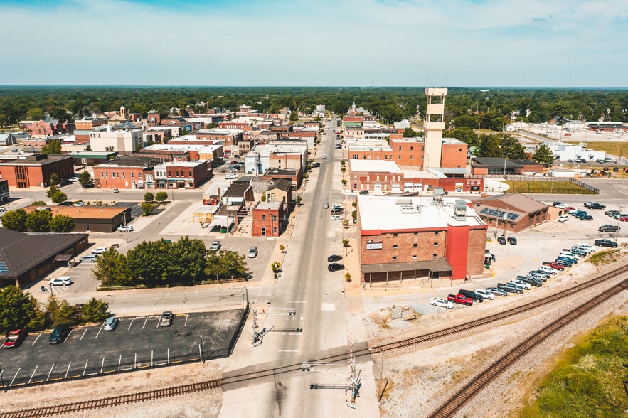101 W Coates St, Moberly, MO for lease - Aerial - Image 1 of 9