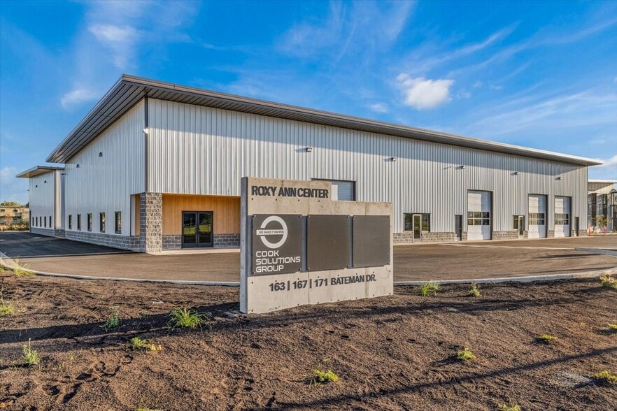 171 Bateman Dr, Medford, OR for lease - Building Photo - Image 1 of 31