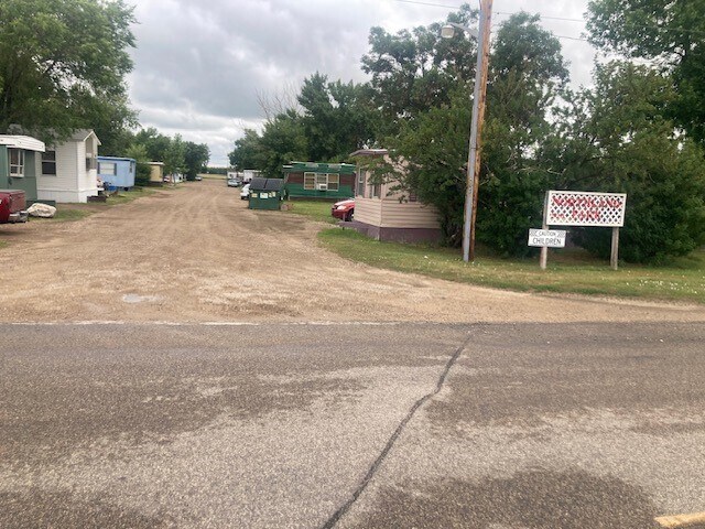 510 30th Ave NW, Minot, ND for sale - Primary Photo - Image 1 of 1