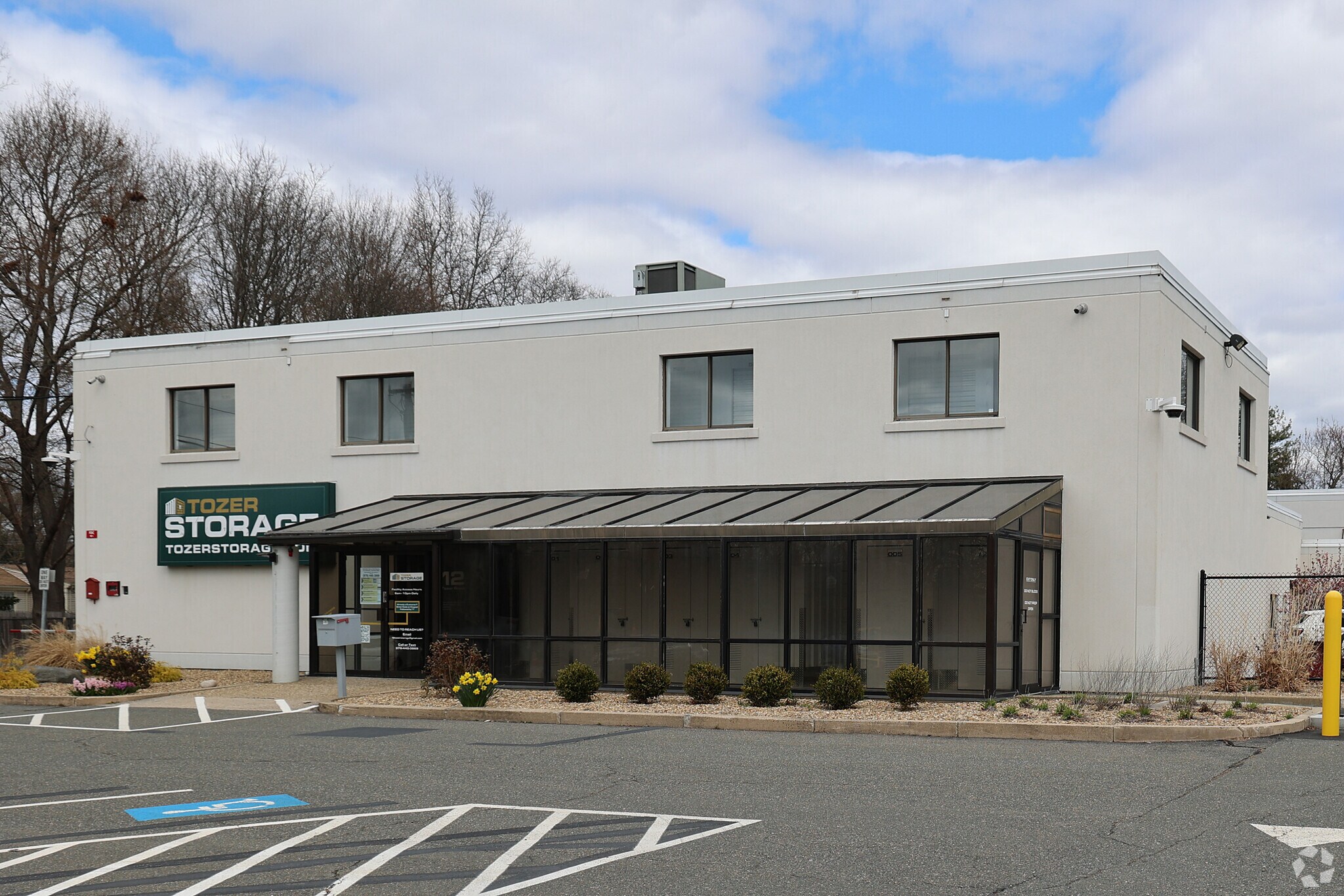 12 Tozer Rd, Beverly, MA for sale Primary Photo- Image 1 of 1