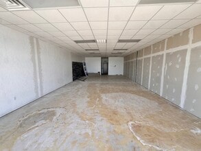 1017 S Air Depot Blvd, Midwest City, OK for lease Interior Photo- Image 1 of 5