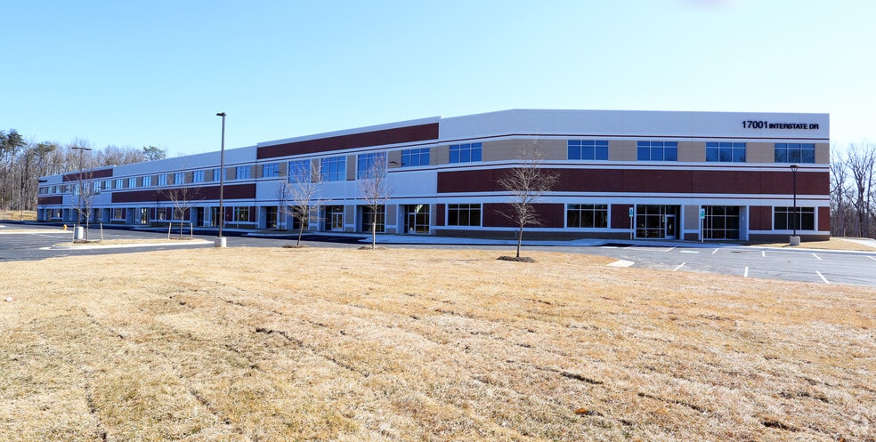 17001 Interstate Dr, Dumfries, VA for lease - Building Photo - Image 2 of 10