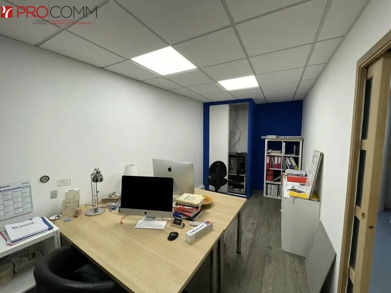 Office in Avignon for lease - Building Photo - Image 3 of 8