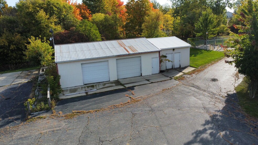 729 S Norton St, Corunna, MI for lease - Building Photo - Image 3 of 18