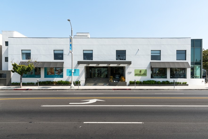 7257 Beverly Blvd, Los Angeles, CA for lease - Building Photo - Image 2 of 10