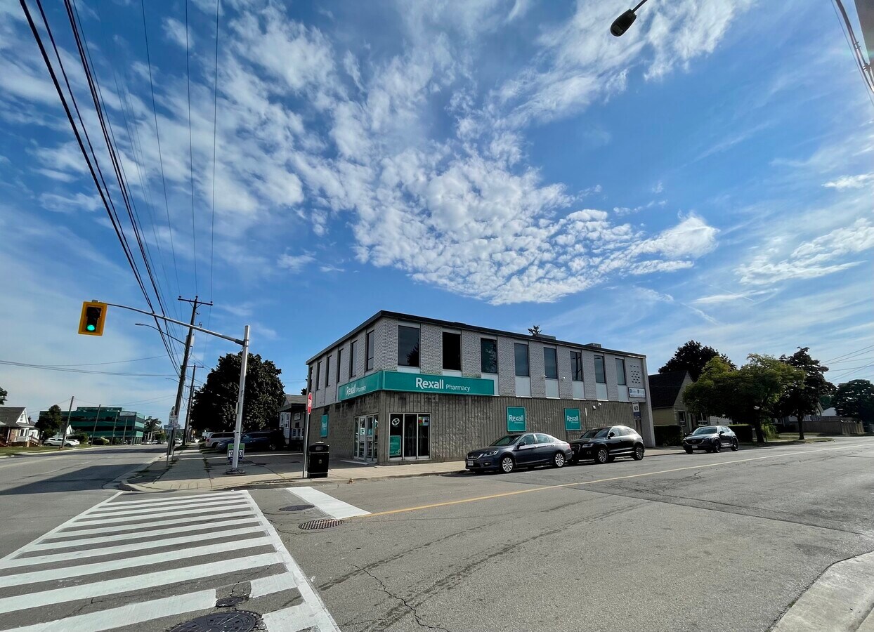 517 Upper Sherman Ave, Hamilton, ON L8V 3L7