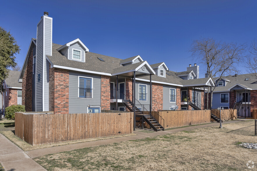 1831 John Arden Dr, Waxahachie, TX for sale - Primary Photo - Image 1 of 1