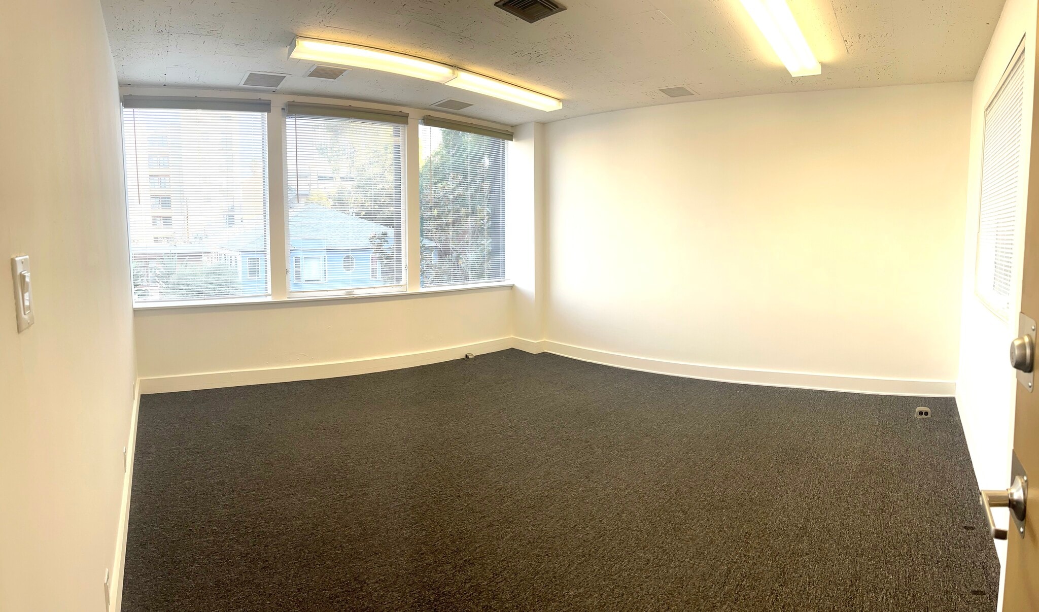 611 S Catalina St, Los Angeles, CA for lease Interior Photo- Image 1 of 3