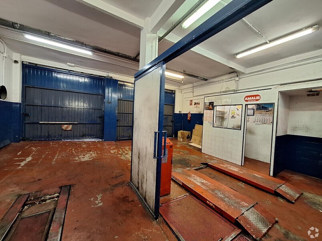 Madrid, MAD 28027 -  -  - Interior Photo - Image 1 of 6