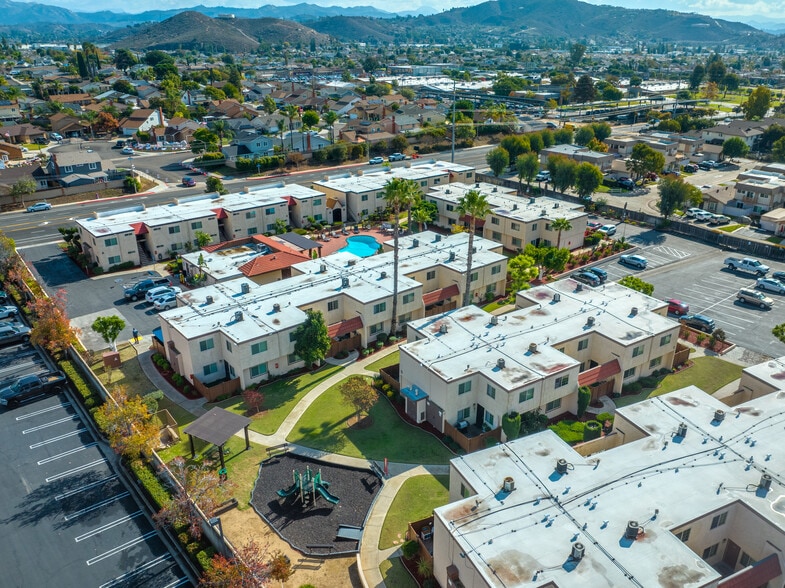 10032 N Magnolia Ave, Santee, CA for sale - Building Photo - Image 3 of 16