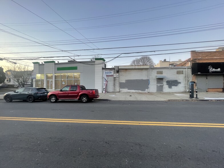 2883 Miles Ave, Bronx, NY for lease - Building Photo - Image 2 of 33