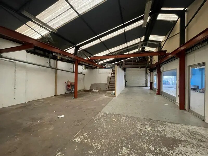 Vente Local d'activités 325 m² - Photo 1