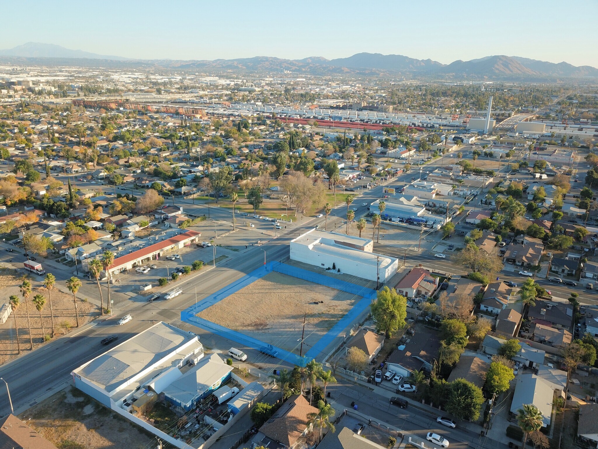 738 Mt Vernon Ave, San Bernardino, CA for lease Primary Photo- Image 1 of 8