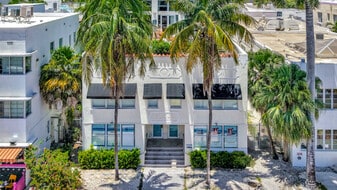 Restaurant/Retail for Lease on Collins Ave - Storefront Property