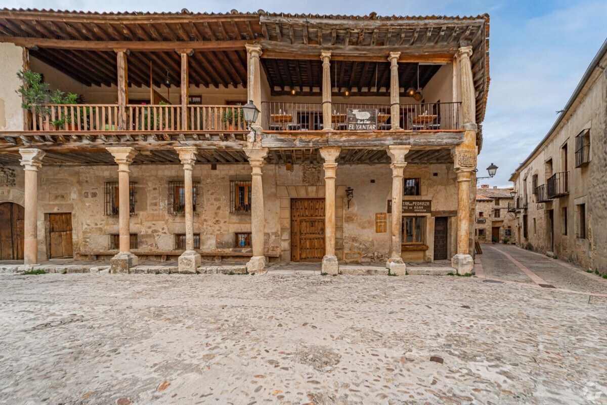 Plaza Mayor, Pedraza, Segovia for sale Primary Photo- Image 1 of 31