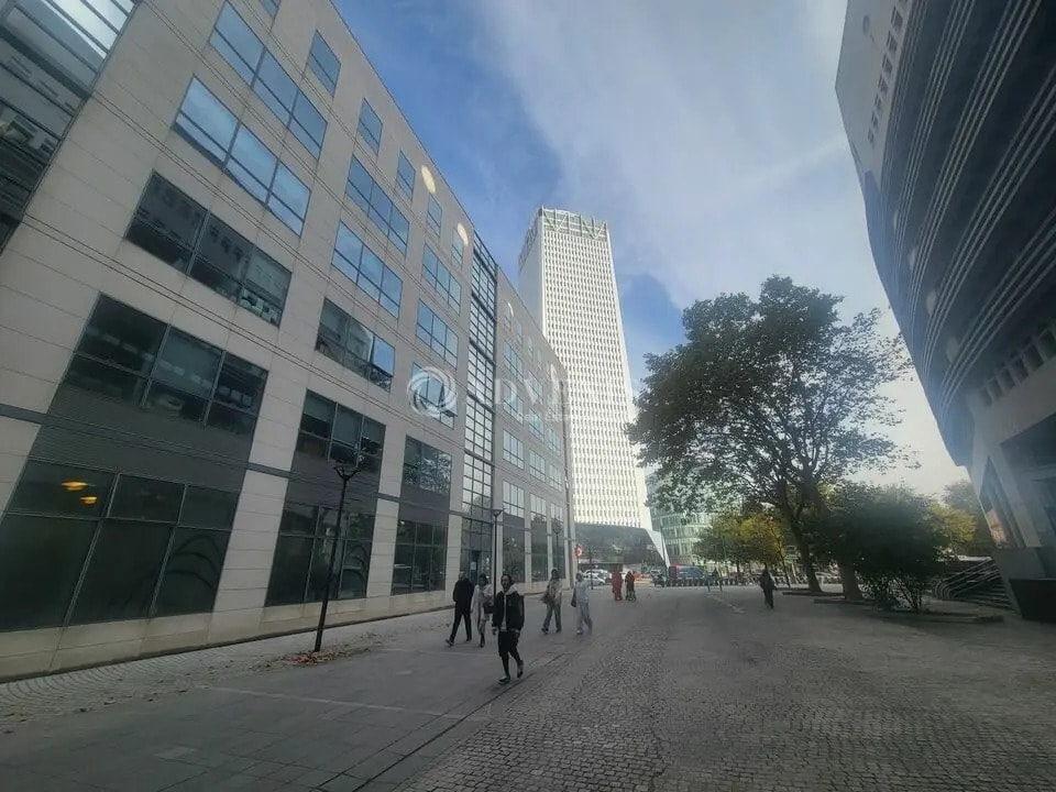 Office in Saint-Denis for lease Building Photo- Image 1 of 11