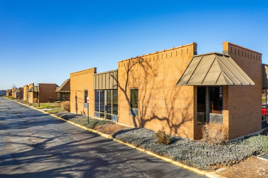 1305 Remington Rd, Schaumburg, IL for lease - Building Photo - Image 2 of 20