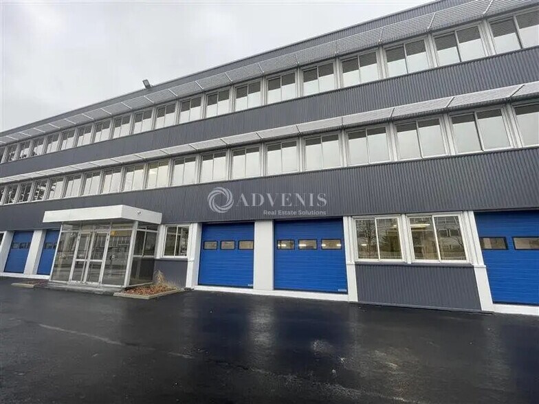 Industrial in Le Blanc-Mesnil for lease - Building Photo - Image 1 of 12