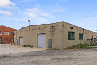 4700B W Mitchell St, Milwaukee, WI for lease Building Photo- Image 2 of 4