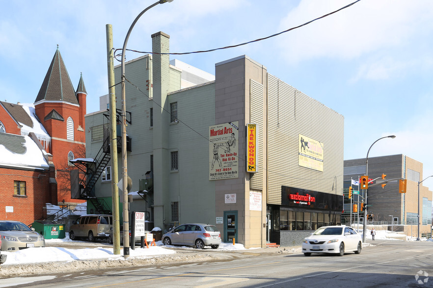 60 Frederick St, Kitchener, ON for lease - Building Photo - Image 2 of 3