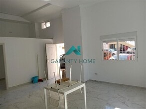 Retail in Málaga, Málaga for lease Interior Photo- Image 1 of 4