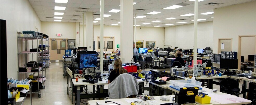 320 Oser Ave, Hauppauge, NY for sale - Interior Photo - Image 3 of 10