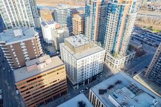 909 5 Av SW, Calgary, AB - AERIAL  map view