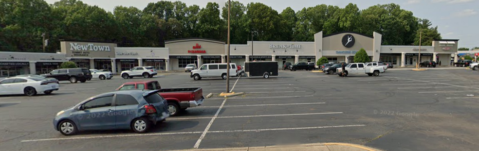 416-420 Jonestown Rd, Winston-Salem, NC for lease - Building Photo - Image 1 of 2