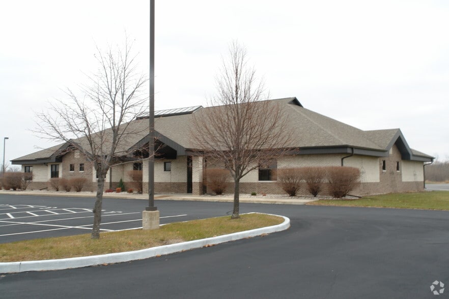 1620 N Shawano St, New London, WI for sale - Building Photo - Image 3 of 14