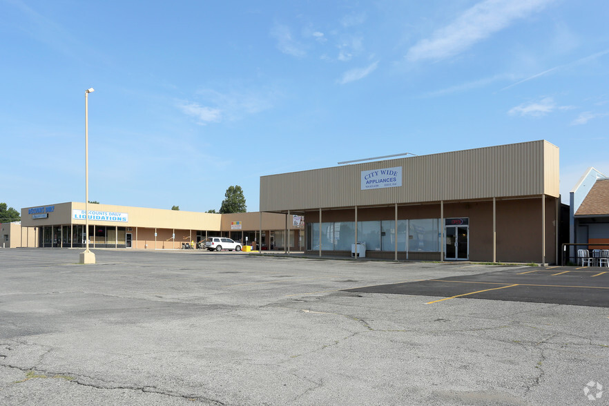 6129-6149 E 31st St, Tulsa, OK for lease - Primary Photo - Image 1 of 4