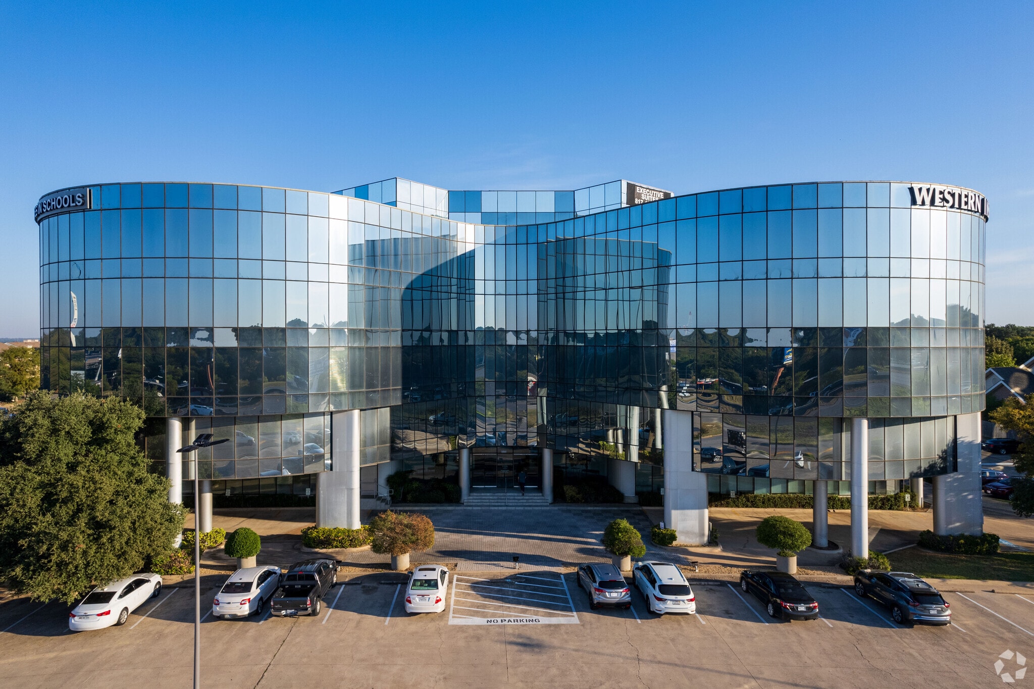 5601 bridge St, Fort Worth, TX for lease Building Photo- Image 1 of 9