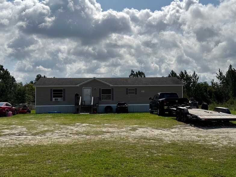 1940 Danielle Dr, Waycross, GA for sale - Building Photo - Image 2 of 15