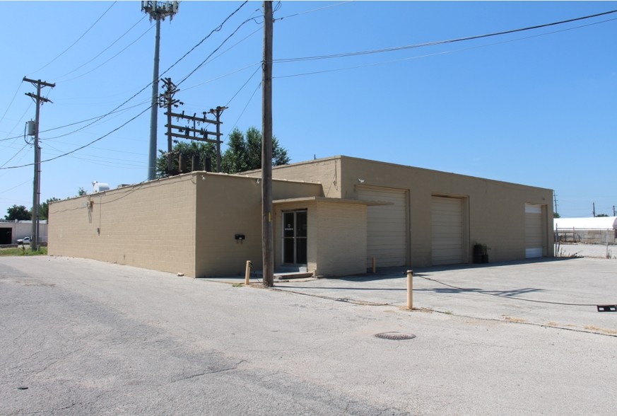 1015 McAlpine Ave, Kansas City, KS for lease - Building Photo - Image 1 of 7