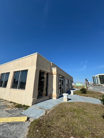 2000 S Atlantic Ave, Daytona Beach, FL for sale - Building Photo - Image 2 of 11