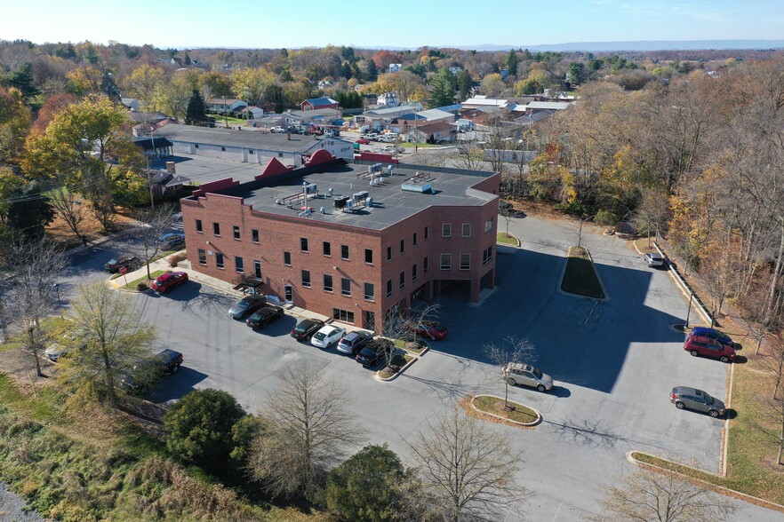 205 Center St, Mount Airy, MD for lease - Building Photo - Image 1 of 36