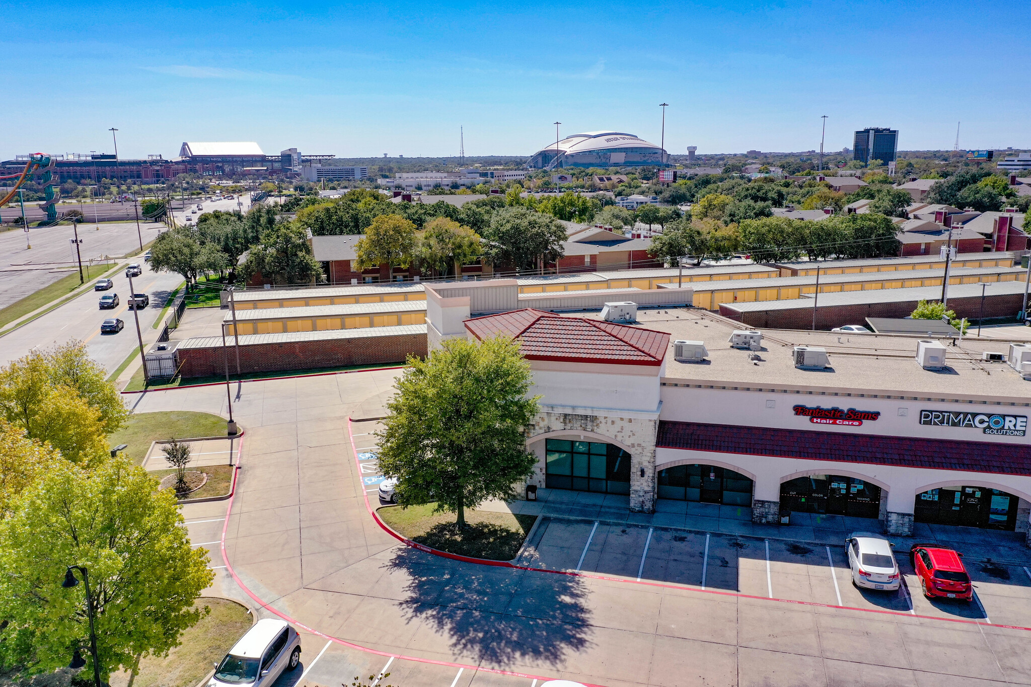 1630 E Lamar Blvd, Arlington, TX for lease Building Photo- Image 1 of 5