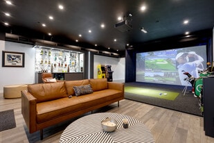 1612 Magnolia Blvd, Burbank CA - Pub