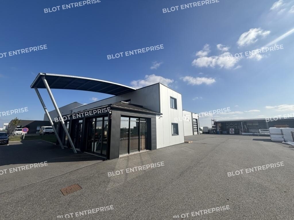 Flex in Ancenis for sale Building Photo- Image 1 of 14