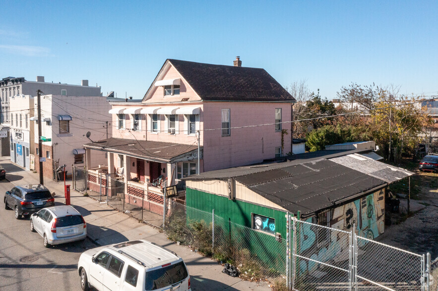 11124 Rockaway Beach Blvd, Rockaway Park, NY 11694 | LoopNet