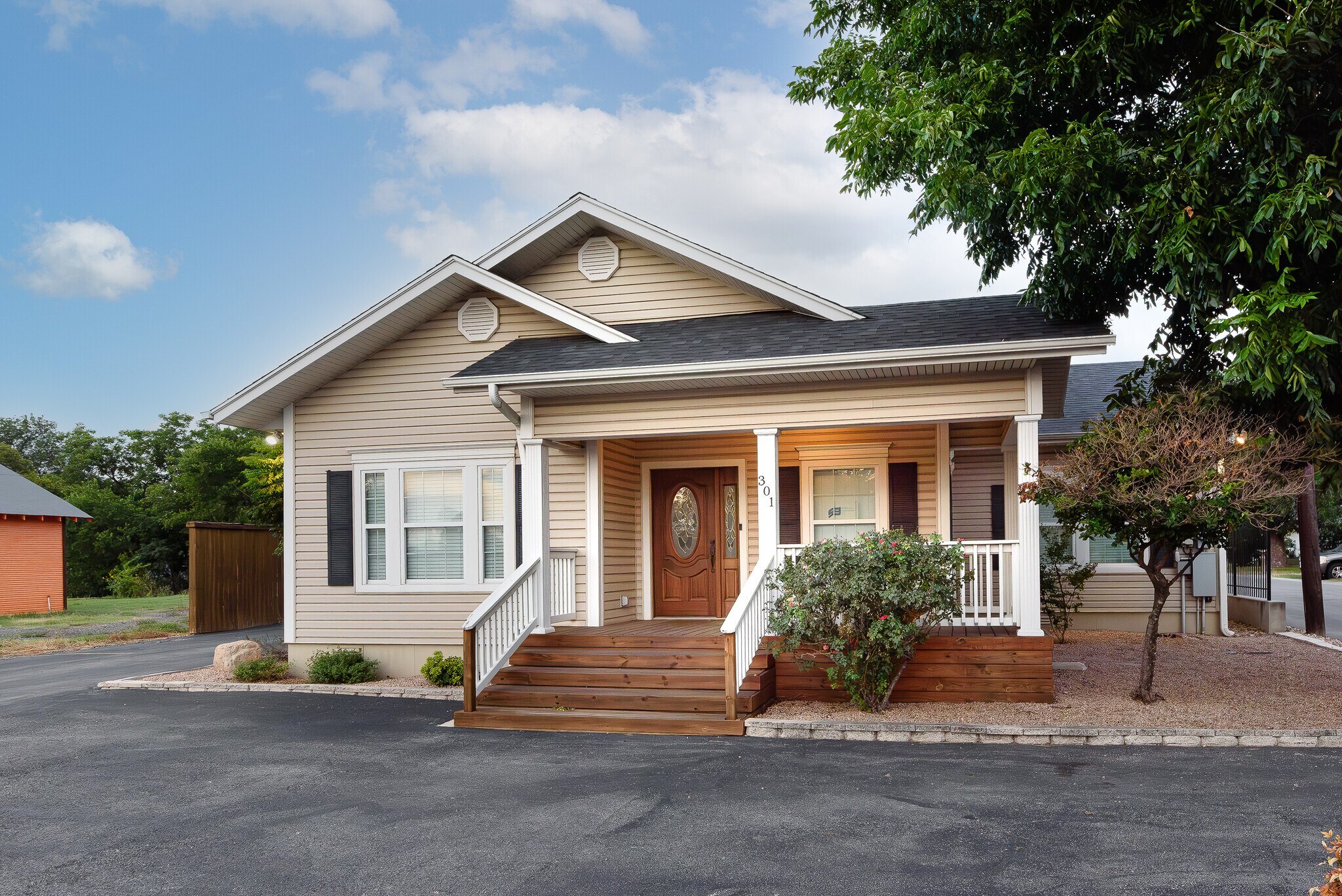 301 S Seguin Rd, Converse, TX for sale Primary Photo- Image 1 of 1