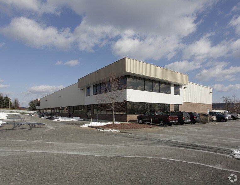 1070 N Farms Rd, Wallingford, CT 06492