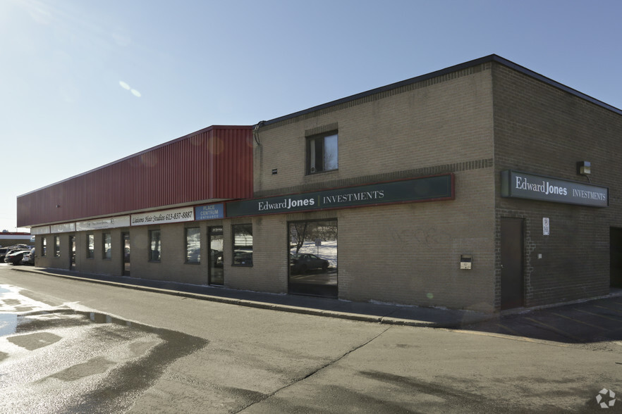 210 Centrum Blvd, Ottawa, ON for lease - Building Photo - Image 3 of 6