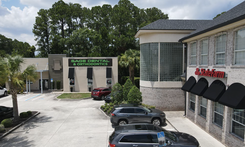 St. Johns Bluff Road Investment Sale portfolio of 2 properties for sale on LoopNet.com - Building Photo - Image 3 of 7