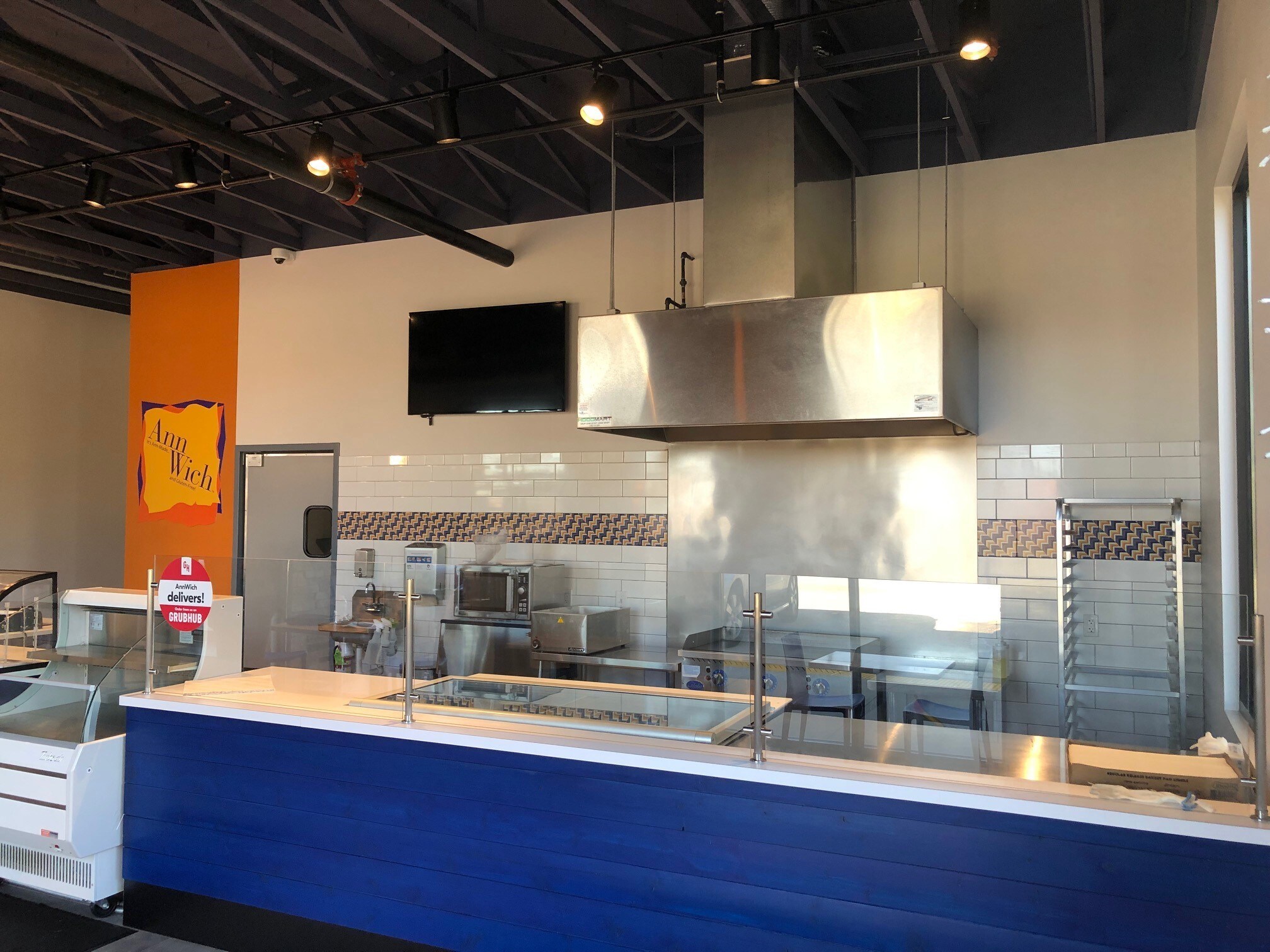 2207 Falcon Ave, Bettendorf, IA for sale Interior Photo- Image 1 of 1