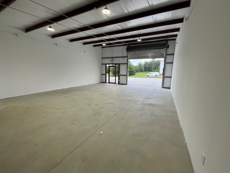 121 Metroplex Blvd, Pearl, MS for lease - Building Photo - Image 2 of 2
