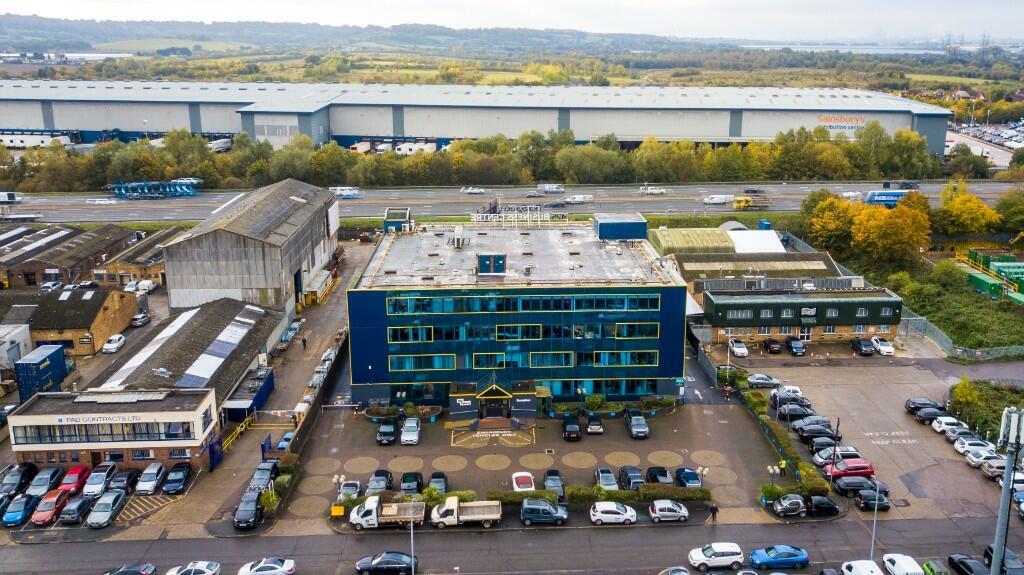 121 Brooker Rd, Waltham Abbey, ESS EN9 1JH M25 Centre