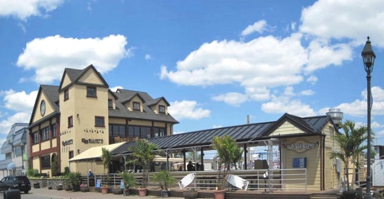 23 Woodcleft Ave, Freeport, NY for sale - Building Photo - Image 1 of 1