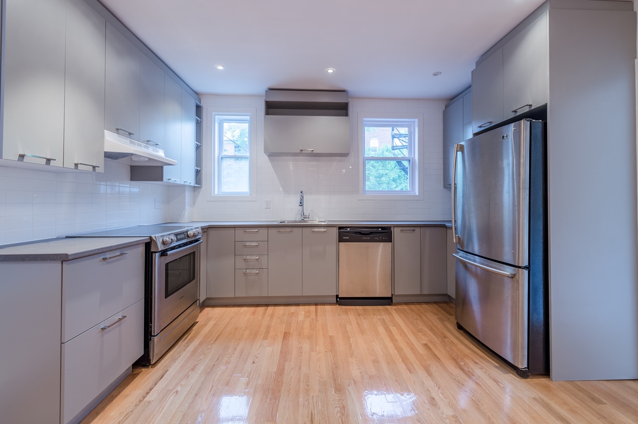 2125-2127 Av Prud'homme, Montréal, QC for sale Building Photo- Image 1 of 1