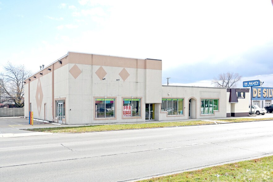 21328-21330 Gratiot Ave, Eastpointe, MI for sale - Primary Photo - Image 1 of 1