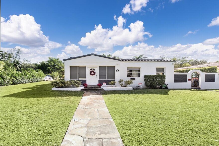 690 NE 118th St, Biscayne Park, FL 33161